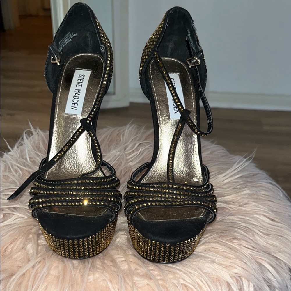 Steve Madden Black and Gold Heels